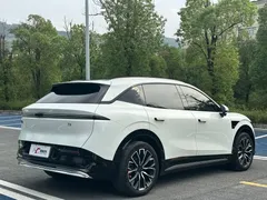 2025 Zeekr 7X 100kWh Long Range 4WD Smart Driving, белый — фото 6