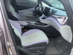 2025 BYD Dolphin EV 520km Knight — фото 8