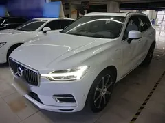2021 Volvo XC60 T8 PHEV Luxury, белый — фото 2