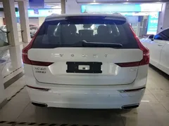 2021 Volvo XC60 T8 PHEV Luxury, белый — фото 6