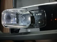 2021 Volvo XC60 T8 PHEV Luxury, белый — фото 14
