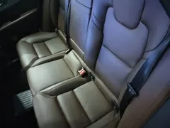 2021 Volvo XC60 T8 PHEV Luxury, белый — фото 17