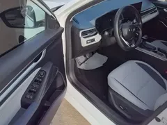 2022 Geely Emgrand 4th Gen 1.5L CVT Flagship, белый — фото 16