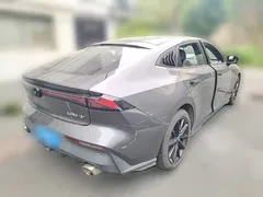 2022 Changan UNI-V 1.5T Premium — фото 4