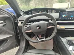 2022 Changan UNI-V 1.5T Premium — фото 6