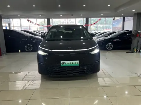 2025 Xpeng X9 EV 740 Extra Long Range Max