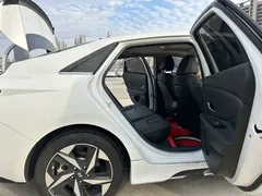 2021 Hyundai Elantra 1.5L CVT GLX Elite, белый — фото 14