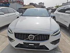 2023 Volvo S60 B4 Luxury, белый — фото 3