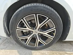 2023 Volvo S60 B4 Luxury, белый — фото 23