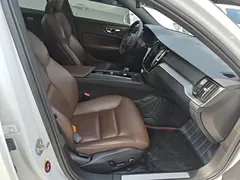 2023 Volvo S60 B4 Luxury, белый — фото 25