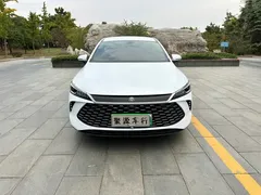 2025 BYD Qin PLUS DM-i PHEV Smart Driving 55km Leading, белый — фото 1