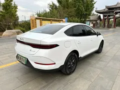 2025 BYD Qin PLUS DM-i PHEV Smart Driving 55km Leading, белый — фото 4