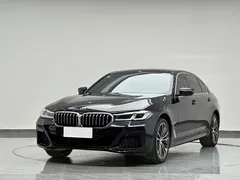 2022 BMW 5 Series 530Li Leading M Sport Package, чёрный — фото 1