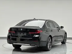 2022 BMW 5 Series 530Li Leading M Sport Package, чёрный — фото 8