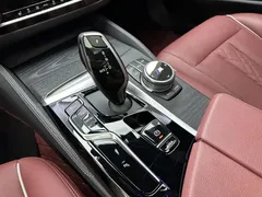 2022 BMW 5 Series 530Li Leading M Sport Package, чёрный — фото 18