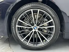 2022 BMW 5 Series 530Li Leading M Sport Package, чёрный — фото 23