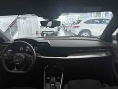 2023 Audi A3L Limousine 35 TFSI Luxury Sport, зелёный — фото 17