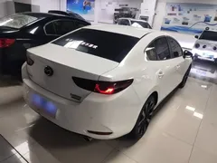 2023 Mazda 3 2.0L AT, белый — фото 7