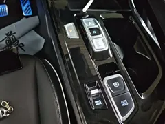 2021 Hyundai Custo 380TGDi LUX Premium, синий — фото 14