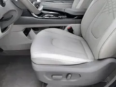 2021 Hyundai Custo 380TGDi LUX Premium — фото 20