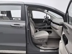 2021 Hyundai Custo 380TGDi LUX Premium — фото 23
