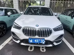 2021 BMW X1 Premium, белый — фото 2
