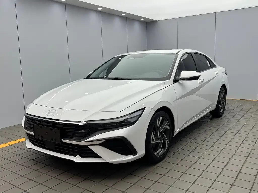 2023 Hyundai Elantra 1.5L CVT LUX Premium