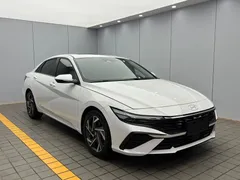 2023 Hyundai Elantra 1.5L CVT LUX Premium, белый — фото 3