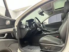 2023 Hyundai Elantra 1.5L CVT LUX Premium, белый — фото 7