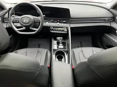 2023 Hyundai Elantra 1.5L CVT LUX Premium, белый — фото 9