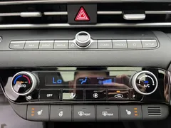 2023 Hyundai Elantra 1.5L CVT LUX Premium, белый — фото 14