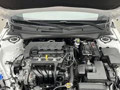 2023 Hyundai Elantra 1.5L CVT LUX Premium, белый — фото 19