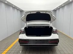 2023 Hyundai Elantra 1.5L CVT LUX Premium, белый — фото 20
