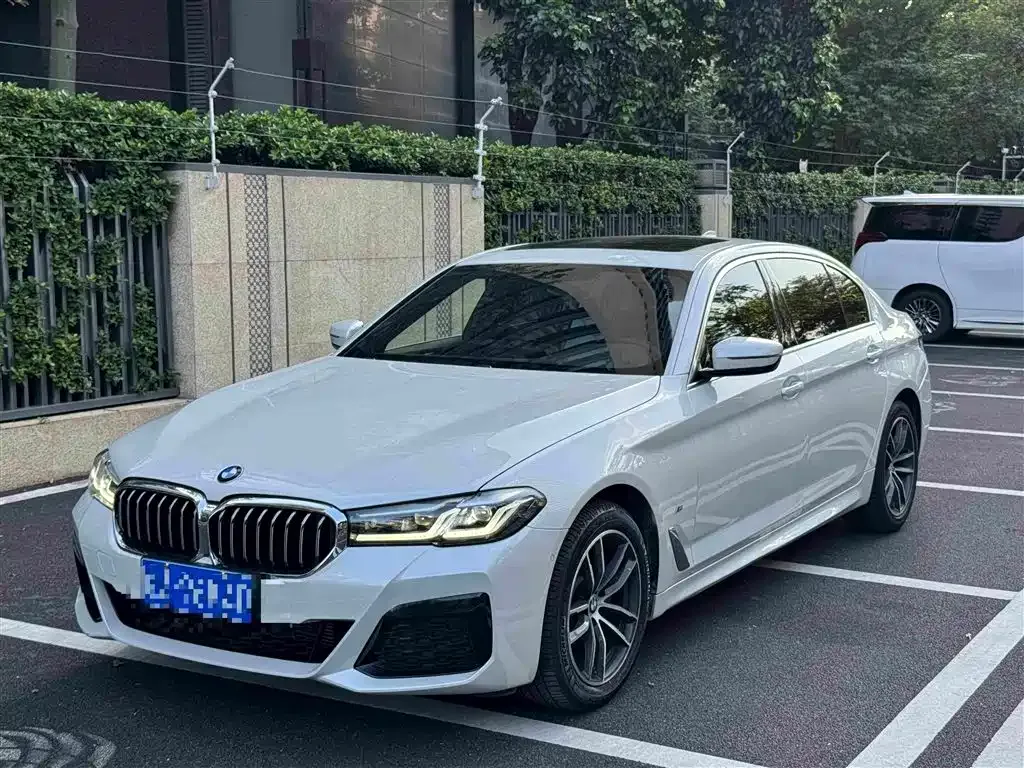 2022 BMW 5 Series 525Li M Sport Package