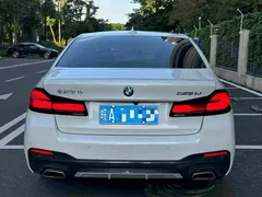 2022 BMW 5 Series 525Li M Sport Package, белый — фото 5