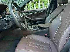 2022 BMW 5 Series 525Li M Sport Package, белый — фото 9