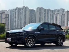 2021 Volkswagen Touareg 3.0TSI Black Sport Package, чёрный — фото 1