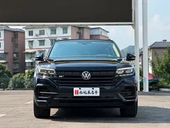 2021 Volkswagen Touareg 3.0TSI Black Sport Package, чёрный — фото 2