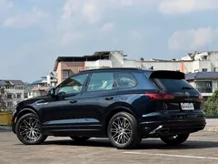 2021 Volkswagen Touareg 3.0TSI Black Sport Package, чёрный — фото 13
