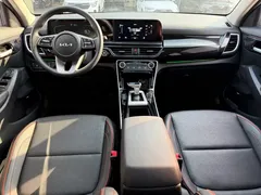 2023 Kia Seltos 1.5L CVT Luxury, белый — фото 18