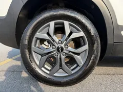 2023 Kia Seltos 1.5L CVT Luxury, белый — фото 27