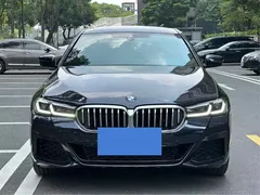 2021 BMW 5 Series 530Li Leading M Sport Package, чёрный — фото 3