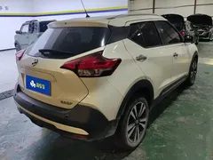 2021 Nissan Kicks 1.5L XV CVT Luxury, белый — фото 2