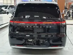 2026 Leapmotor D19 EREV 500 Premium 6-seat, чёрный — фото 13