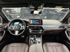 2021 BMW 5 Series 530Li Leading M Sport Package, чёрный — фото 12
