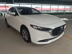 2021 Mazda 3 1.5L MT, белый — фото 4