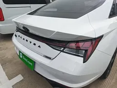 2022 Hyundai Elantra 1.5L CVT LUX Premium, белый — фото 8
