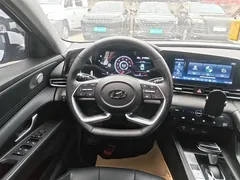 2022 Hyundai Elantra 1.5L CVT LUX Premium, белый — фото 11