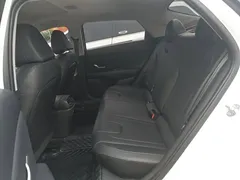 2022 Hyundai Elantra 1.5L CVT LUX Premium, белый — фото 17
