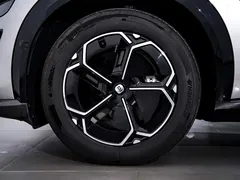 2025 Xiaomi YU7 RWD Long Range — фото 12